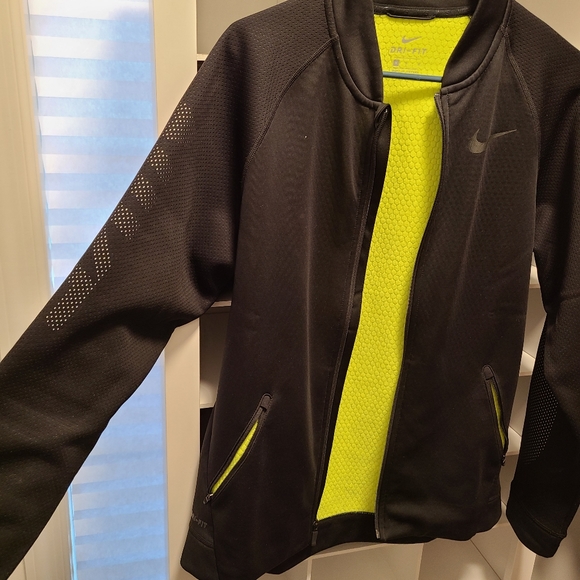 Nike Thermal Men's Jacket - Picture 2 of 4
